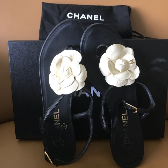 🚫⛔️⛔️🚫Chanel Camellia Interlocking Cc  Sandal - Picture 2 of 7